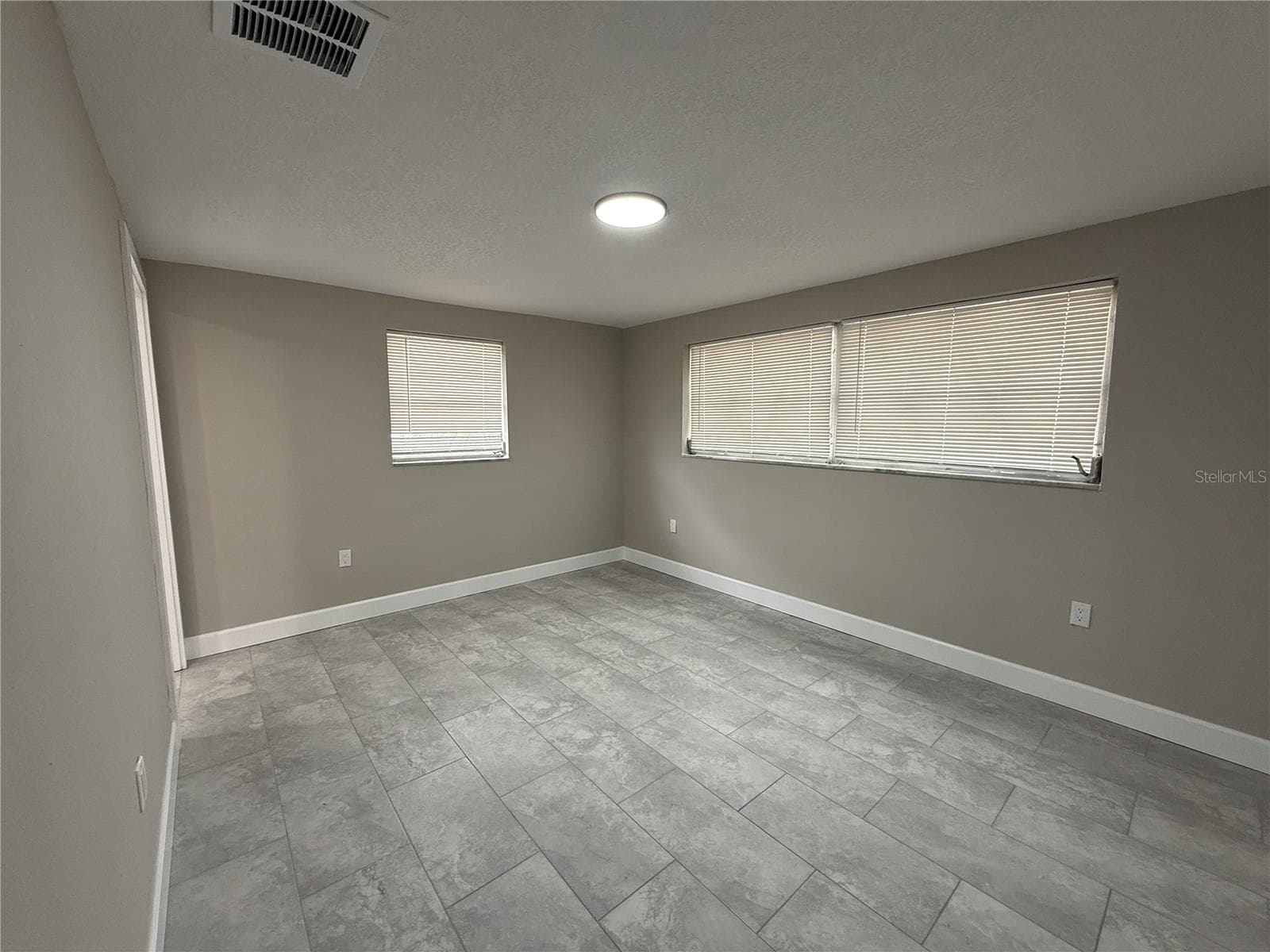 Single Family Residence at 3019 LLOYD DR, HOLIDAY, photo 11 of 16