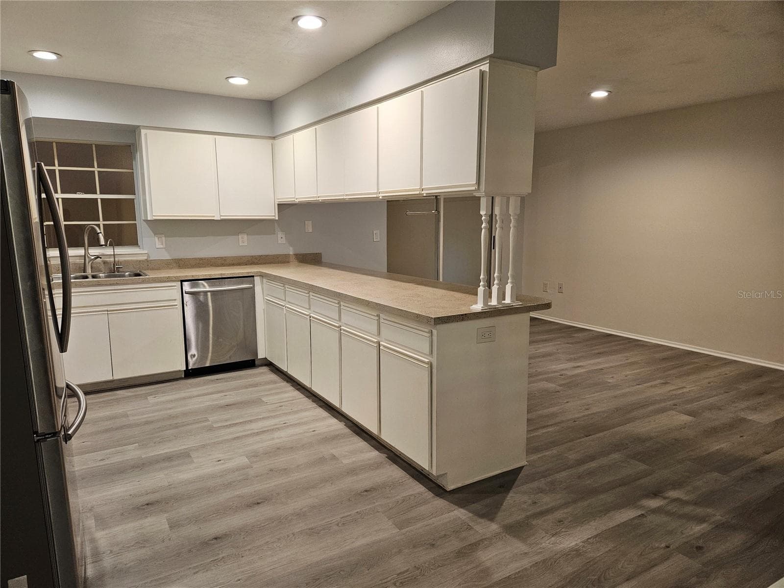 Single Family Residence at 22360 SOUTHSHORE DR, LAND O LAKES, photo 5 of 16