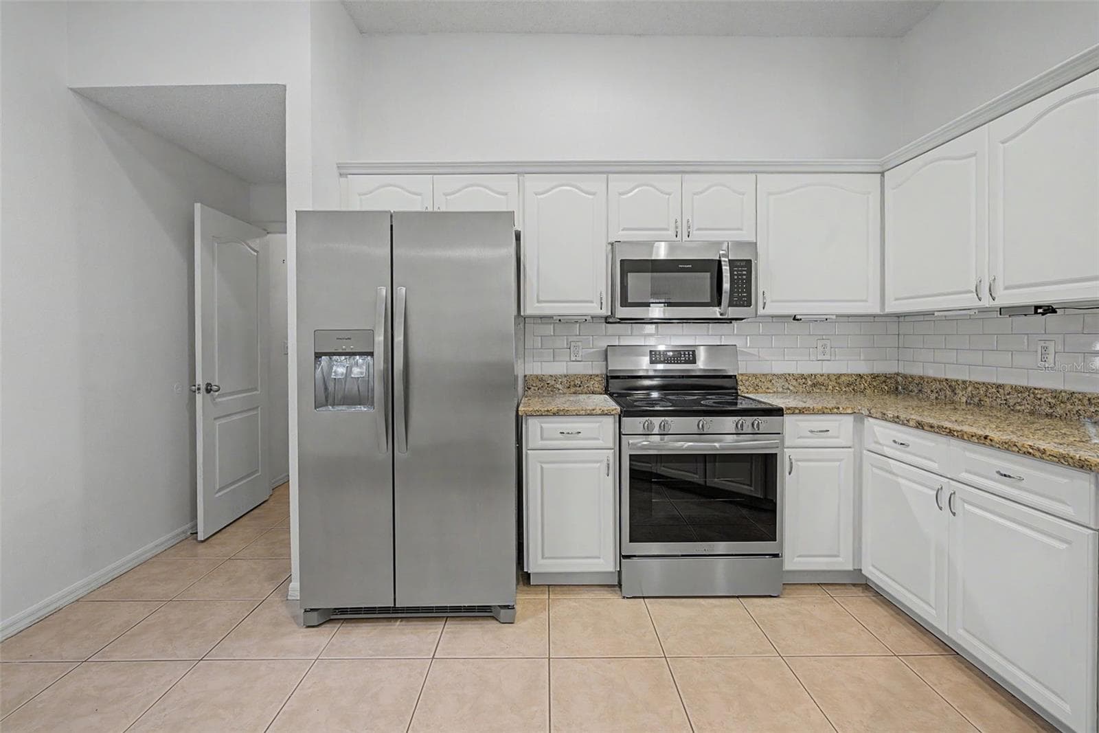 Villa at 2241 WORTHINGTON GREENS DR, SUN CITY CENTER, photo 2 of 33