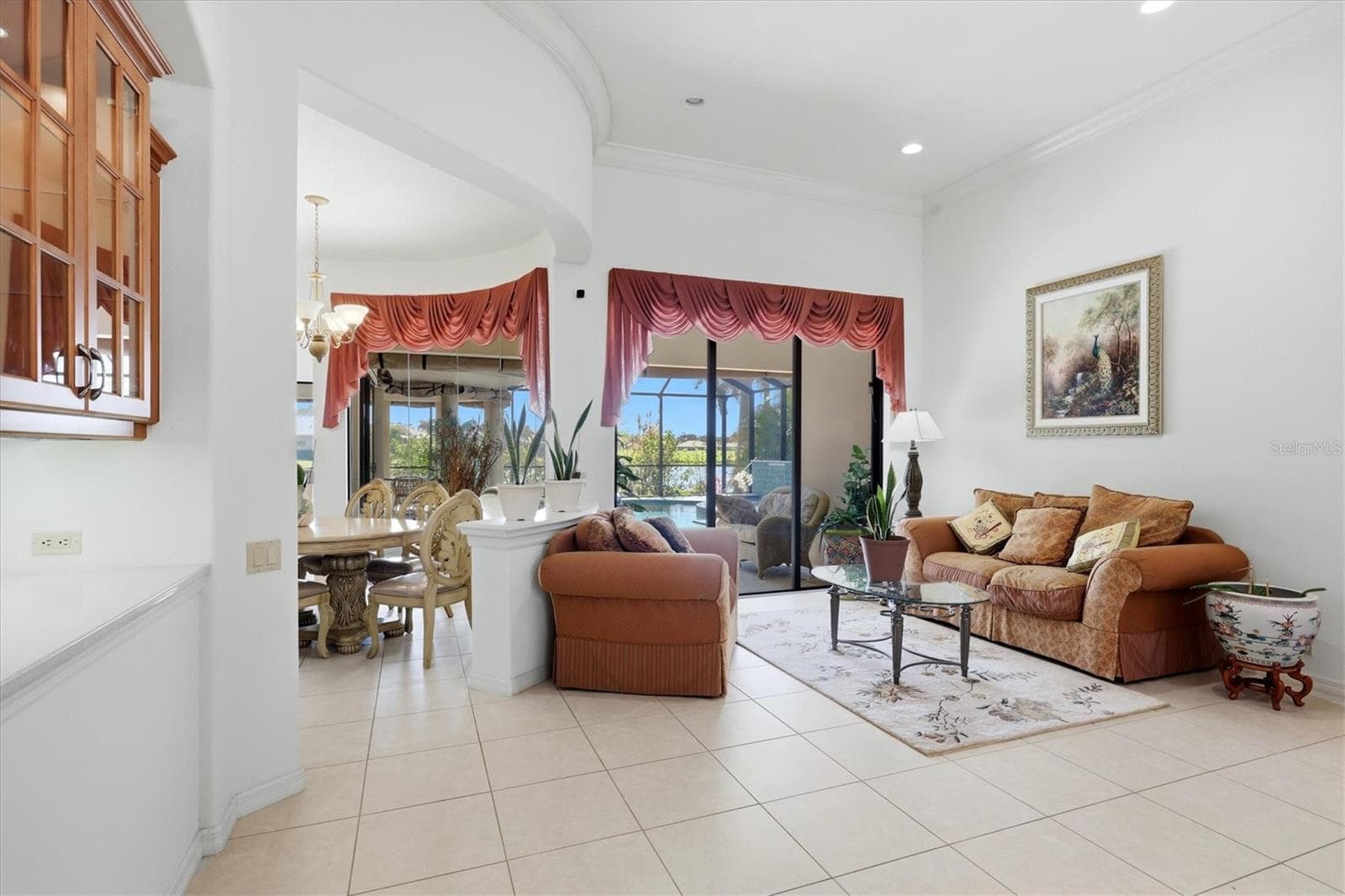 Living - 815 TROPEZ LN, VENICE