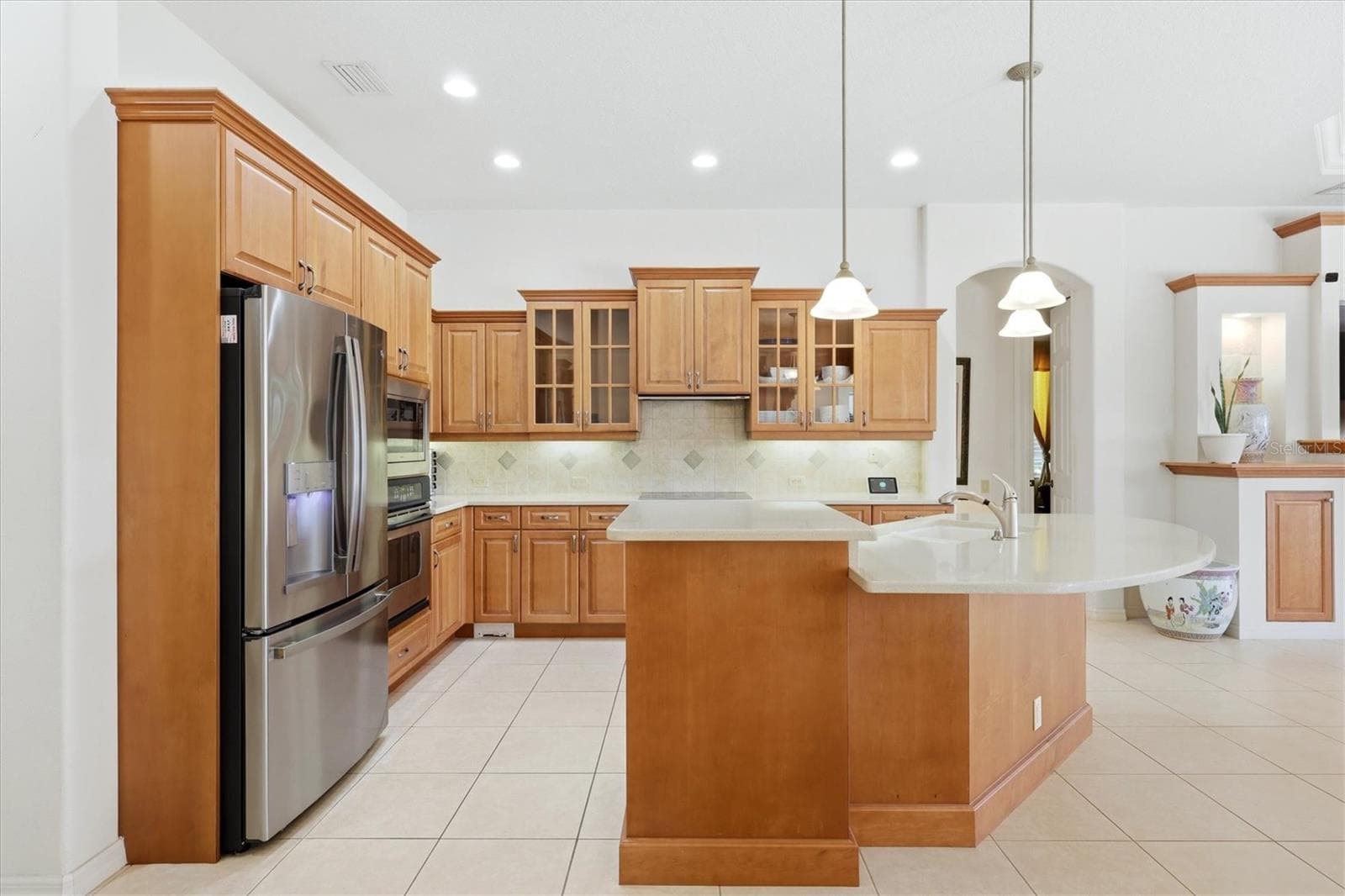 Kitchen - 815 TROPEZ LN, VENICE