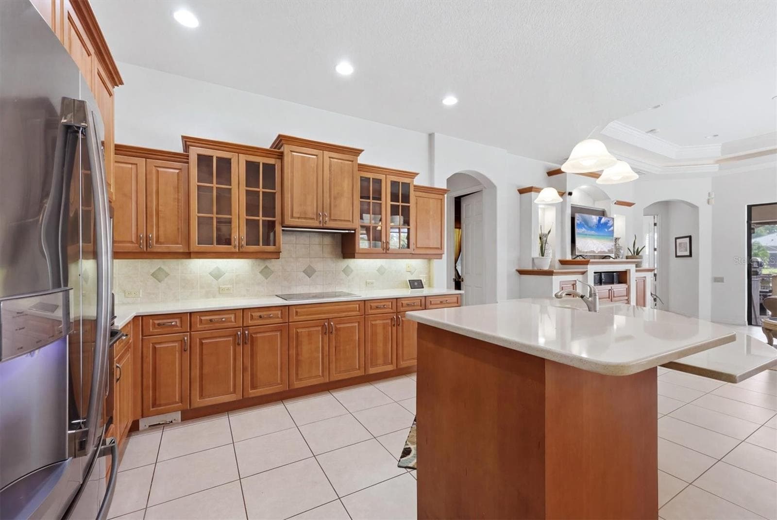 Kitchen - 815 TROPEZ LN, VENICE