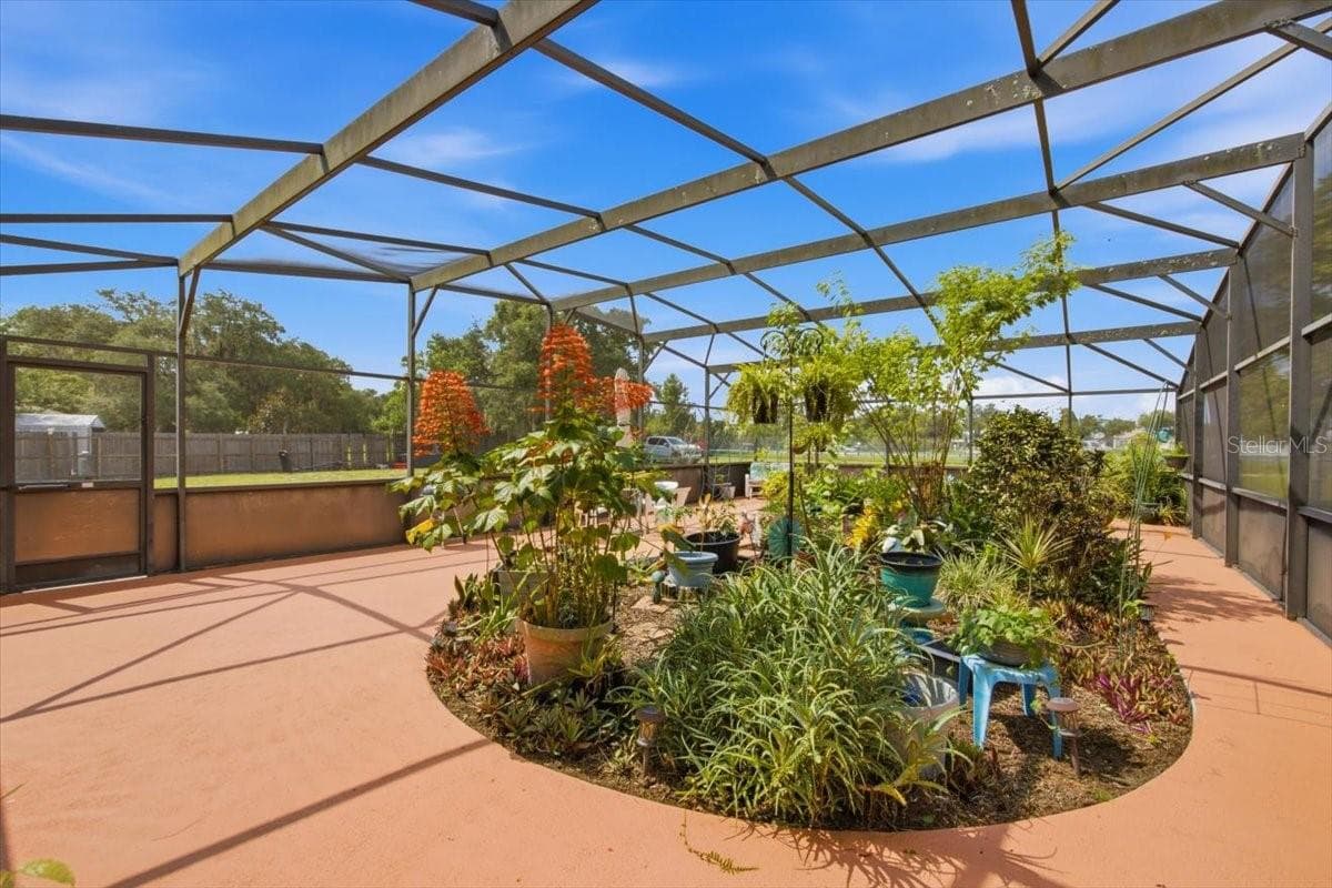 Screened Garden Retreat - 2266 LAKE LIZZIE CT, ST CLOUD
