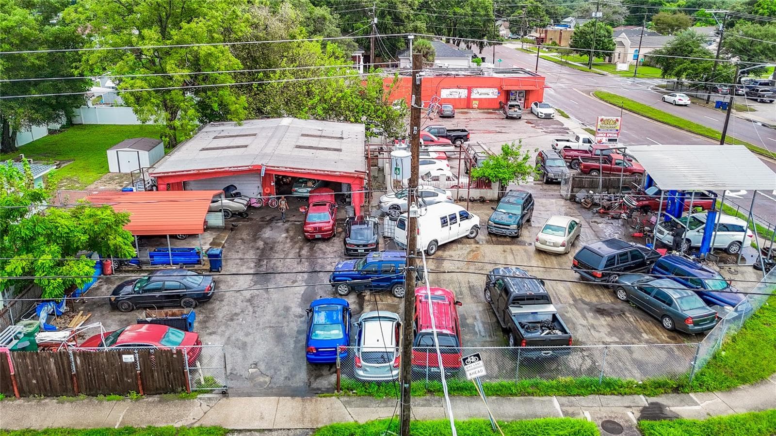 1412 E LAKE AVE