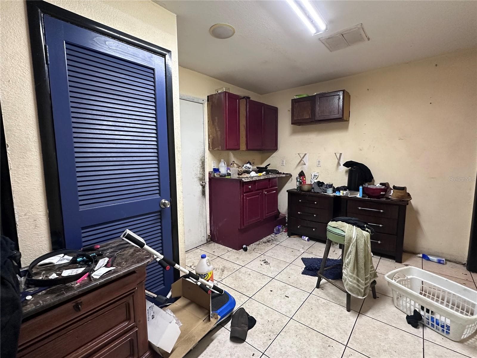 Business at 1412 E LAKE AVE, TAMPA, photo 11 of 15
