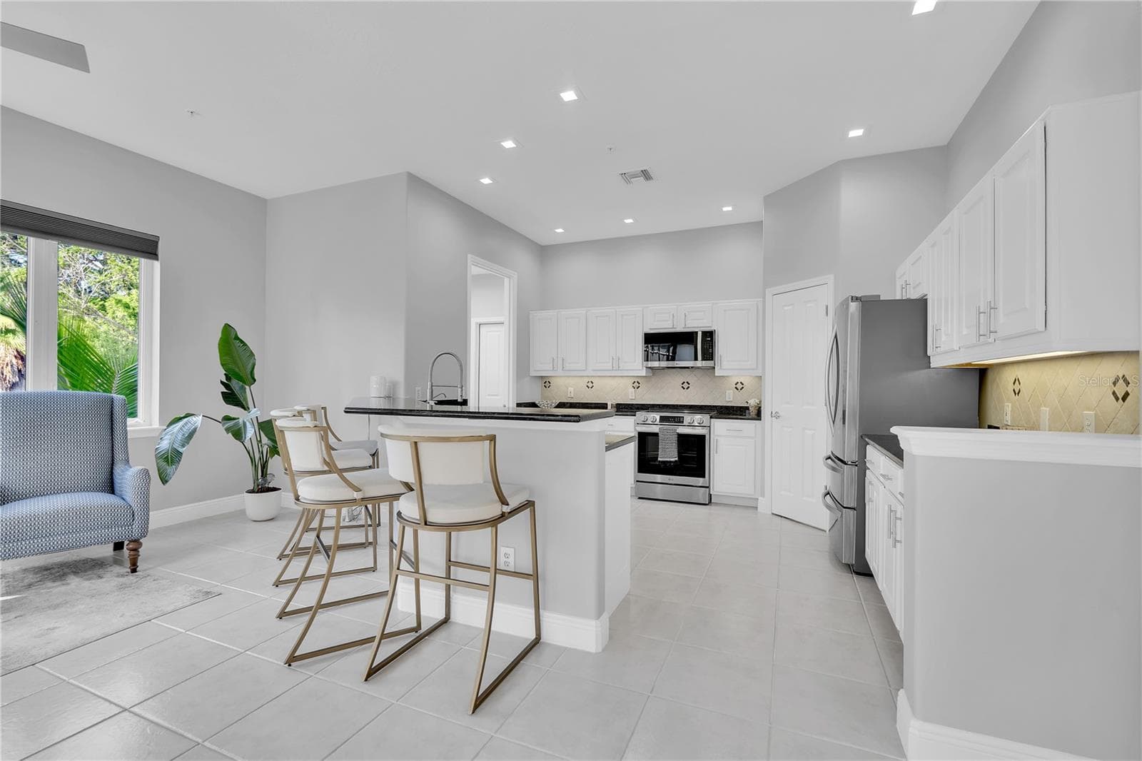Villa at 1915 HARBOUR LINKS CIR #6, LONGBOAT KEY, photo 8 of 45