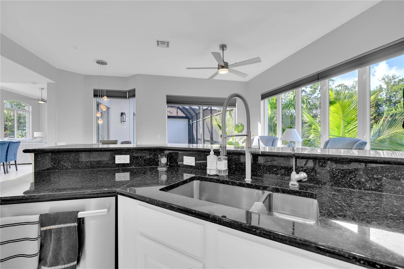 Villa at 1915 HARBOUR LINKS CIR #6, LONGBOAT KEY, photo 6 of 45