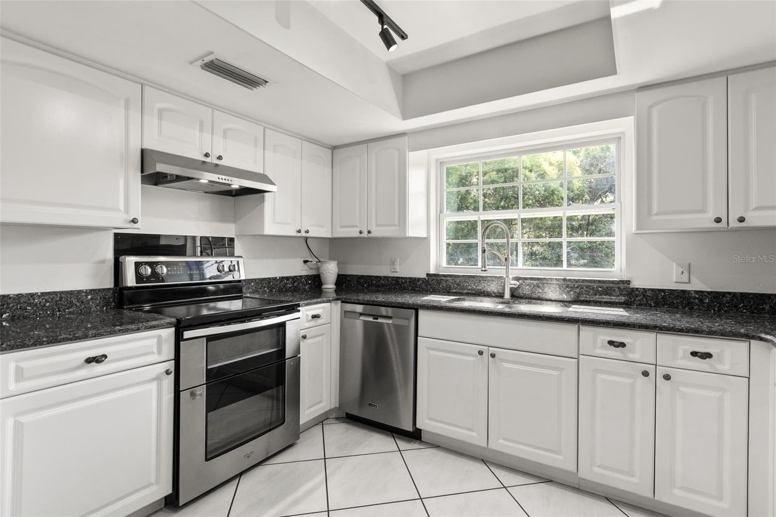 Single Family Residence at 2080 GOLDWATER CT, MAITLAND, photo 10 of 40