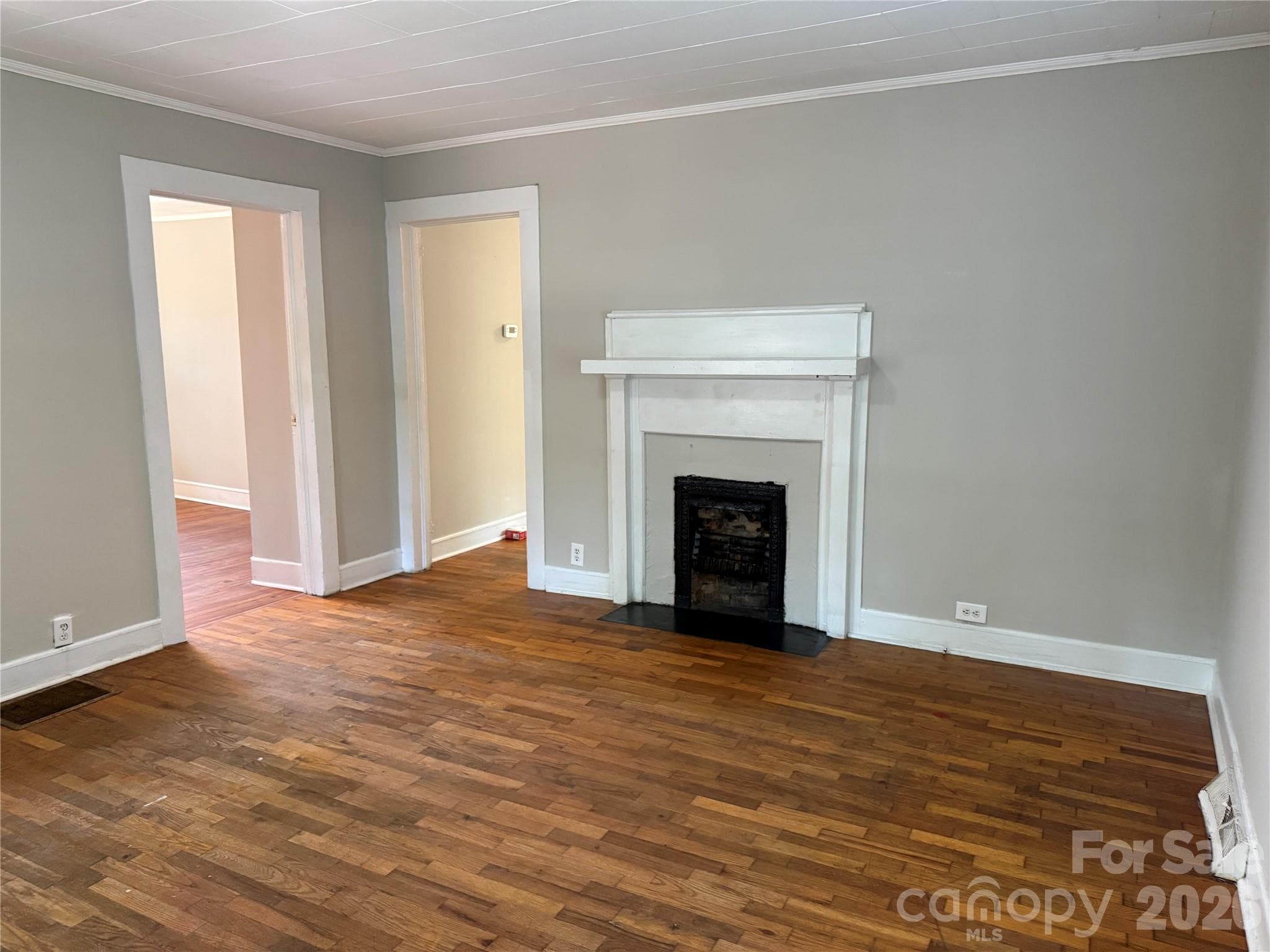 Single Family Residence at 514 S Avon Street, Gastonia, photo 6 of 13