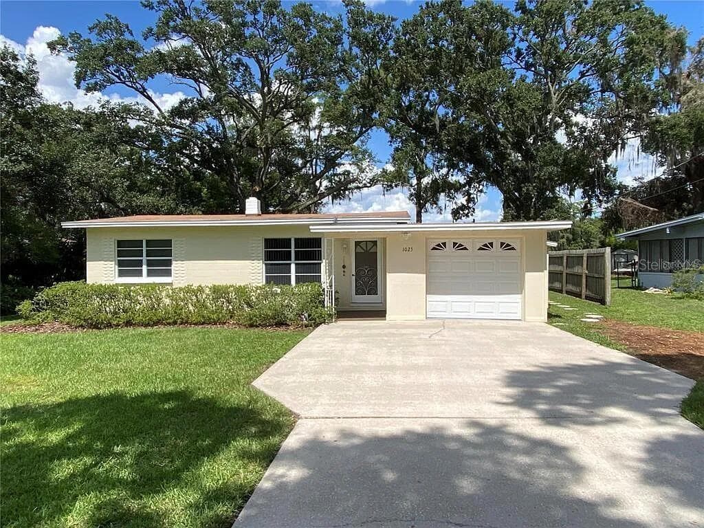 1025 LAKE JESSAMINE DR