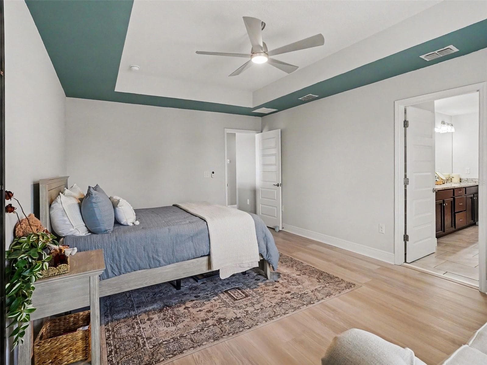 Single Family Residence at 9572 WATERWAY PASSAGE DR, WINTER GARDEN, photo 17 of 45