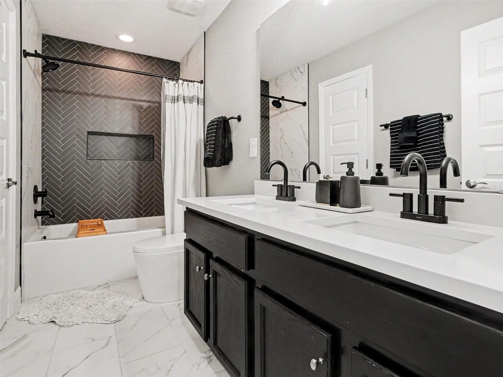 Single Family Residence at 9572 WATERWAY PASSAGE DR, WINTER GARDEN, photo 30 of 45