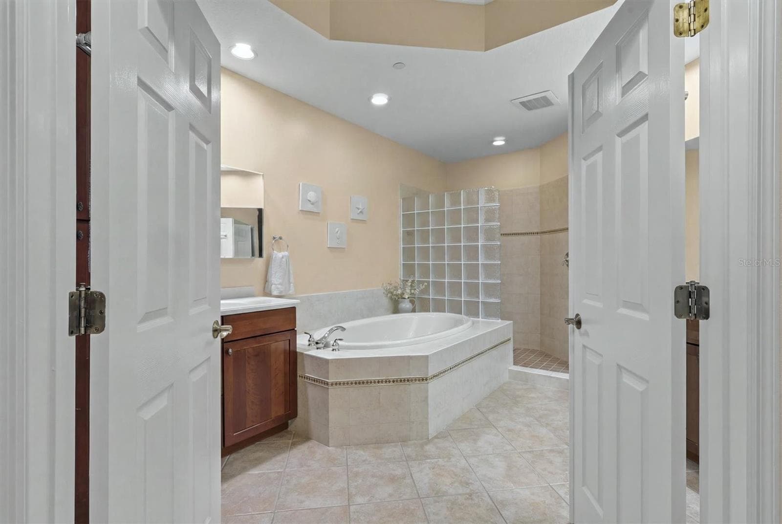 Condominium at 6474 WATERCREST WAY #403, LAKEWOOD RANCH, photo 20 of 47
