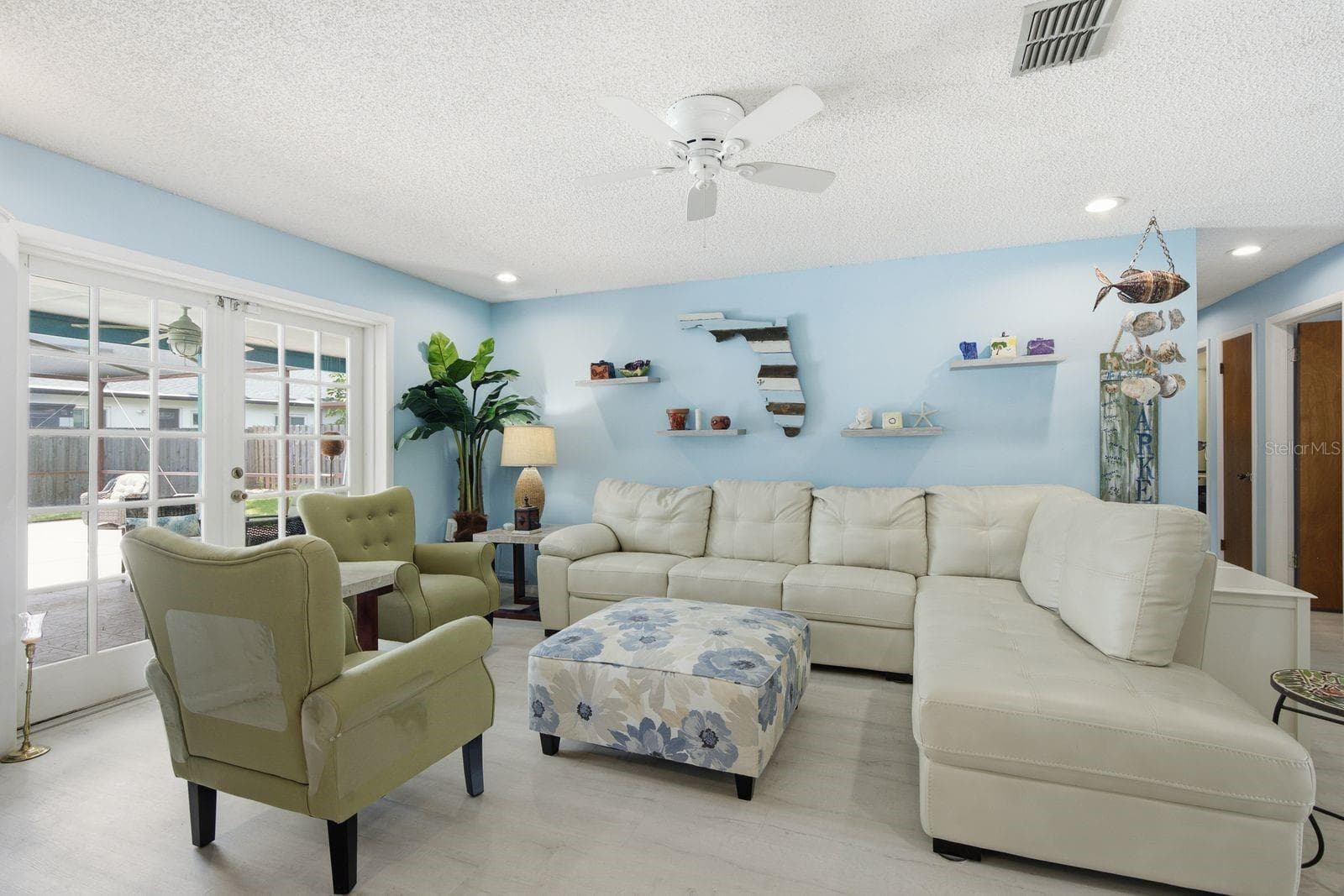 Single Family Residence at 3047 CASCADE DR, CLEARWATER, photo 17 of 57
