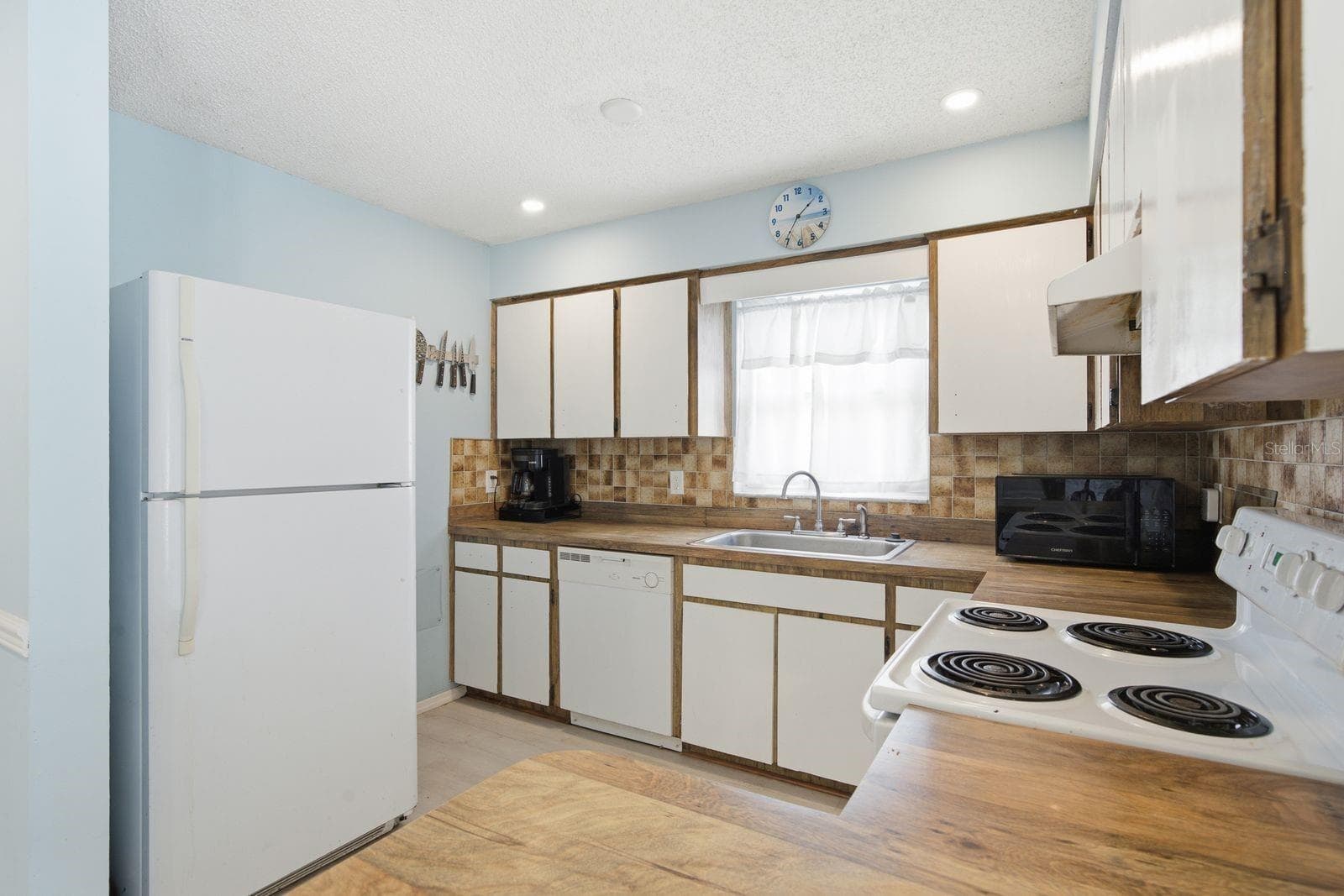 Single Family Residence at 3047 CASCADE DR, CLEARWATER, photo 19 of 57