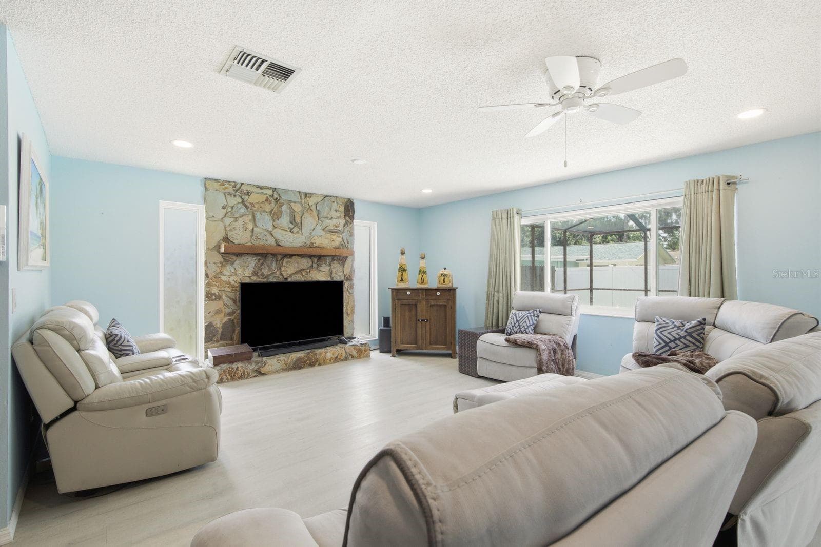 Single Family Residence at 3047 CASCADE DR, CLEARWATER, photo 22 of 57