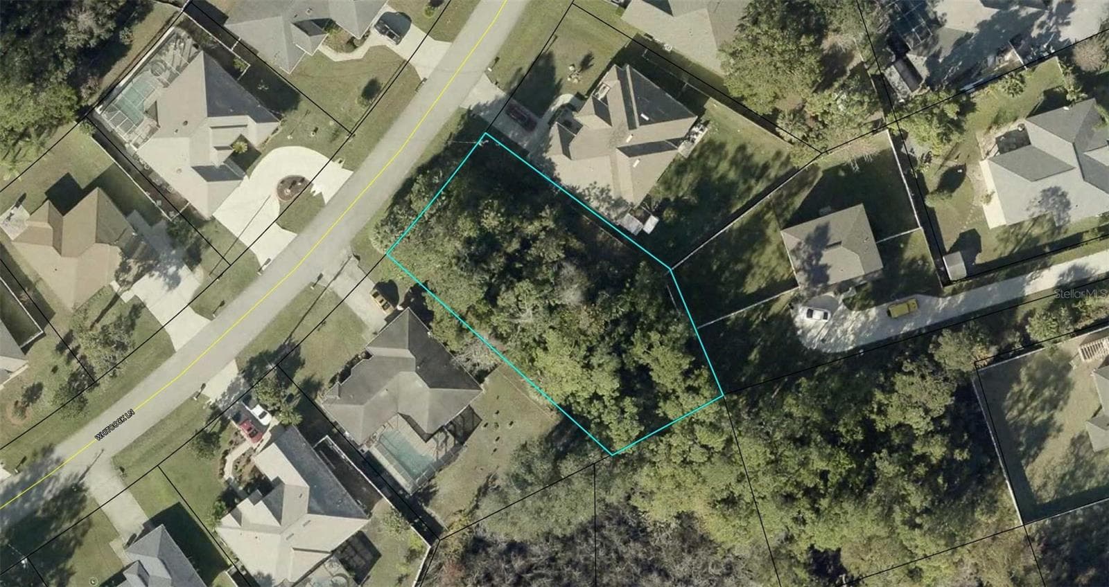 32 WHITCOCK LN
