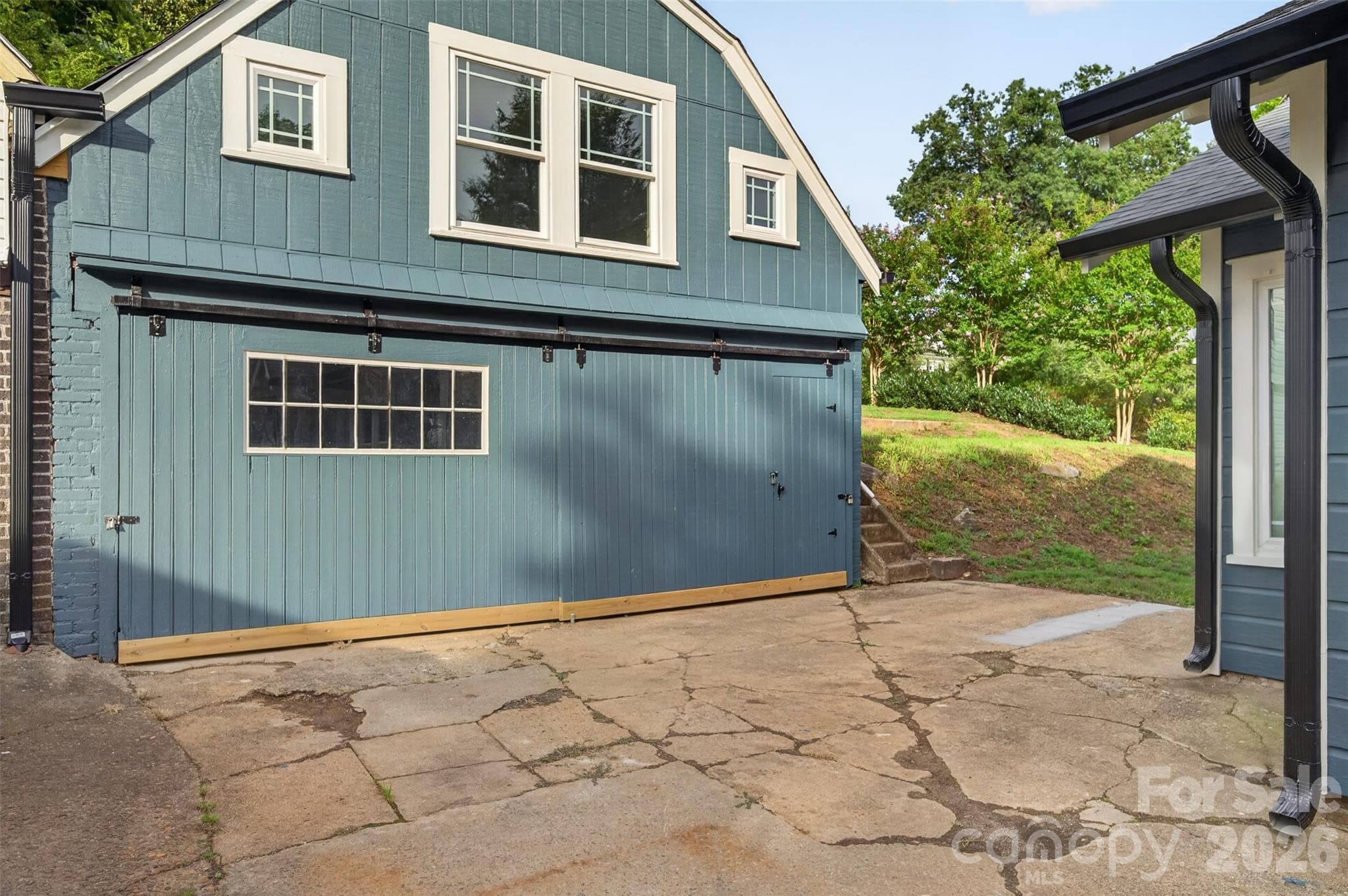 Detached garage - 217 Norwood Street SW, Lenoir