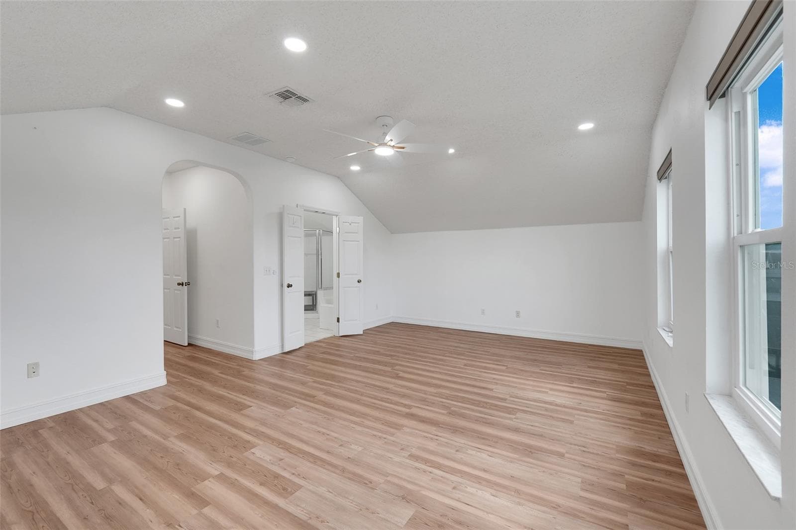 Upstairs oversized master bedroom - 16740 GLENBROOK BLVD, CLERMONT