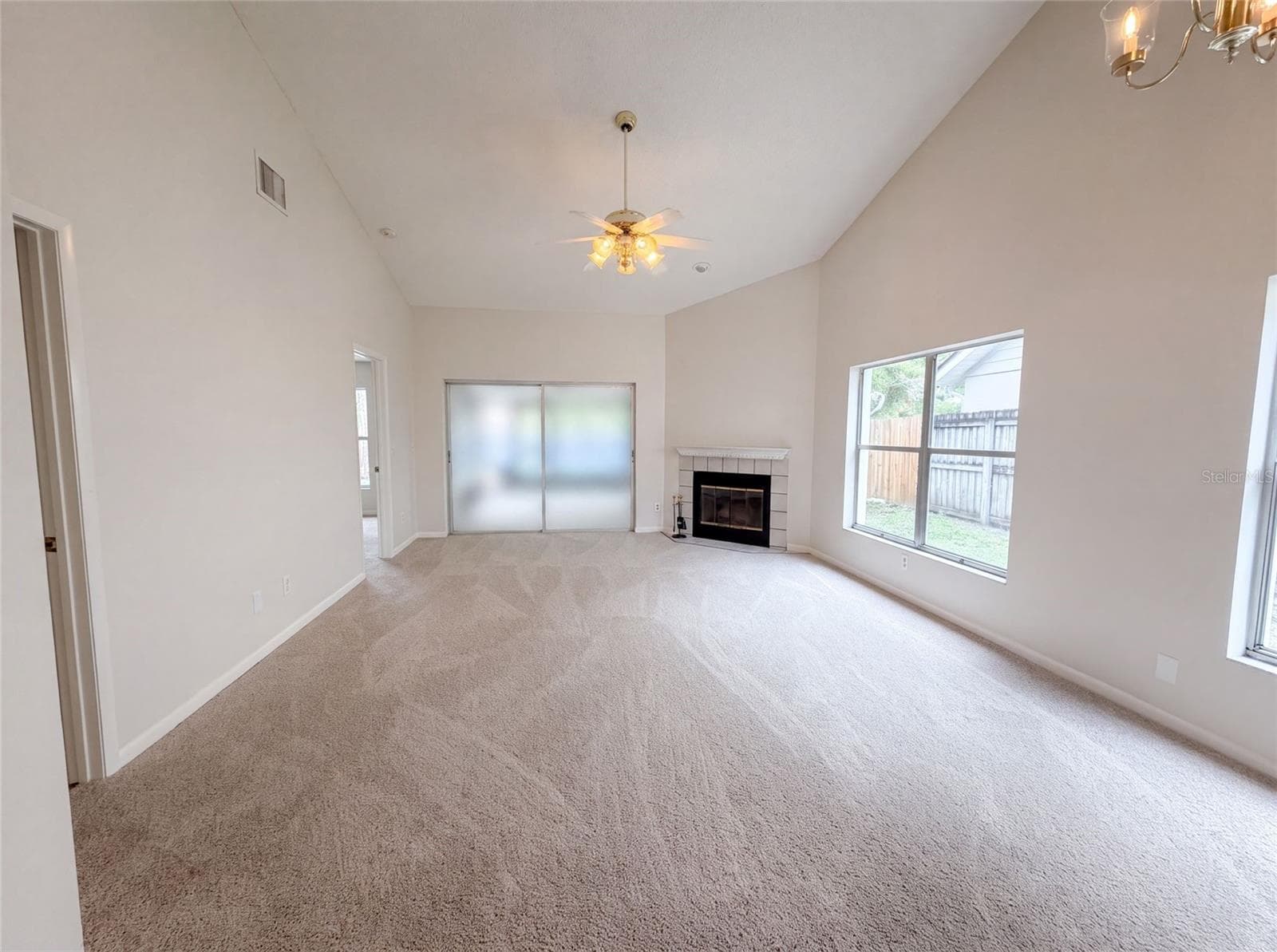 Single Family Residence at 8613 COTTONWAY LN, TAMPA, photo 3 of 17