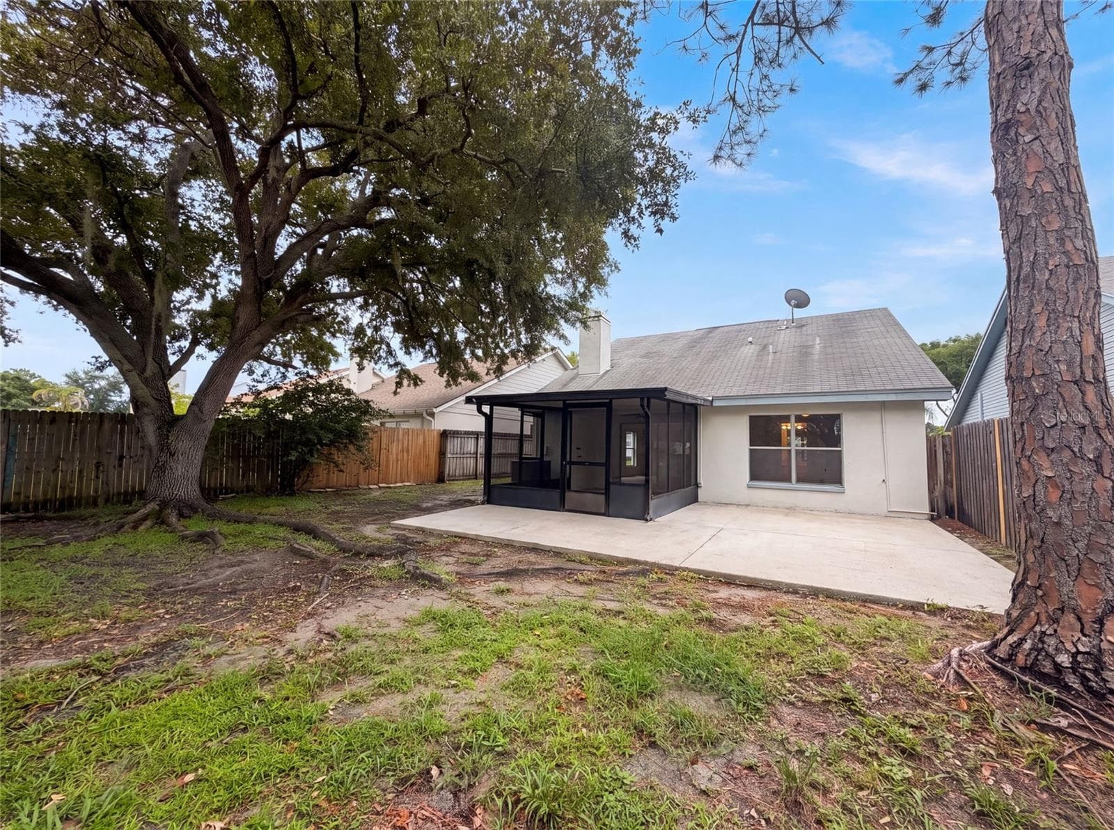 Single Family Residence at 8613 COTTONWAY LN, TAMPA, photo 5 of 17