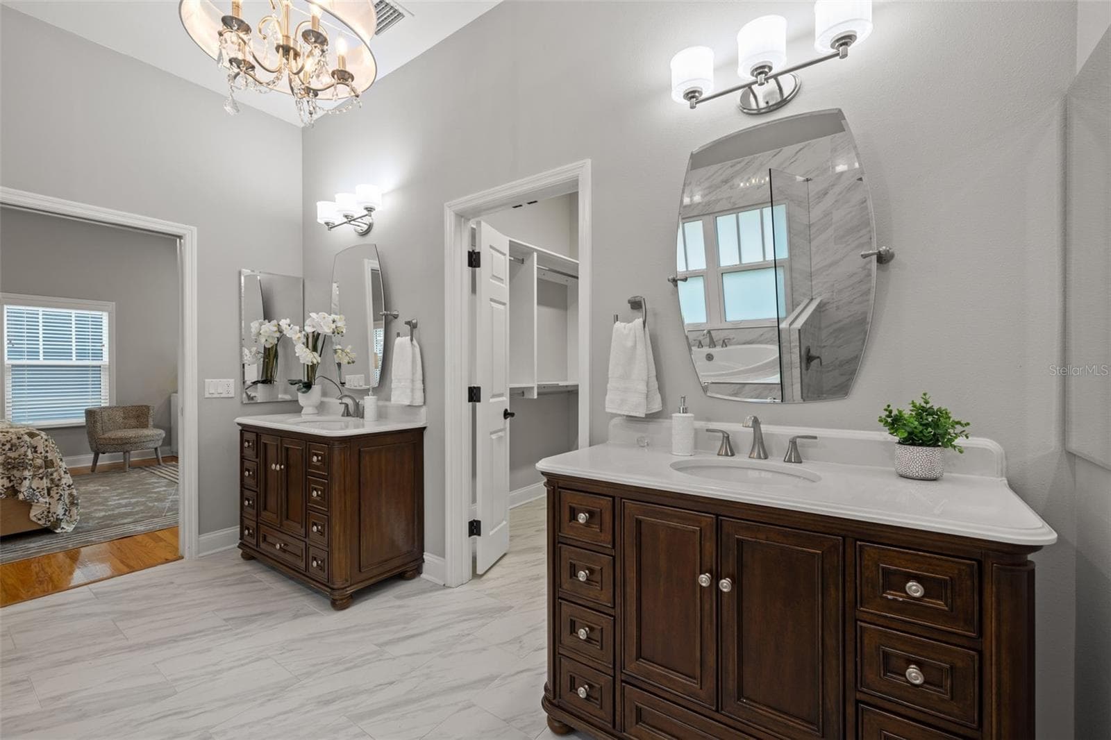 1st floor primary- ensuite bathroom - 3233 W PARKLAND BLVD, TAMPA