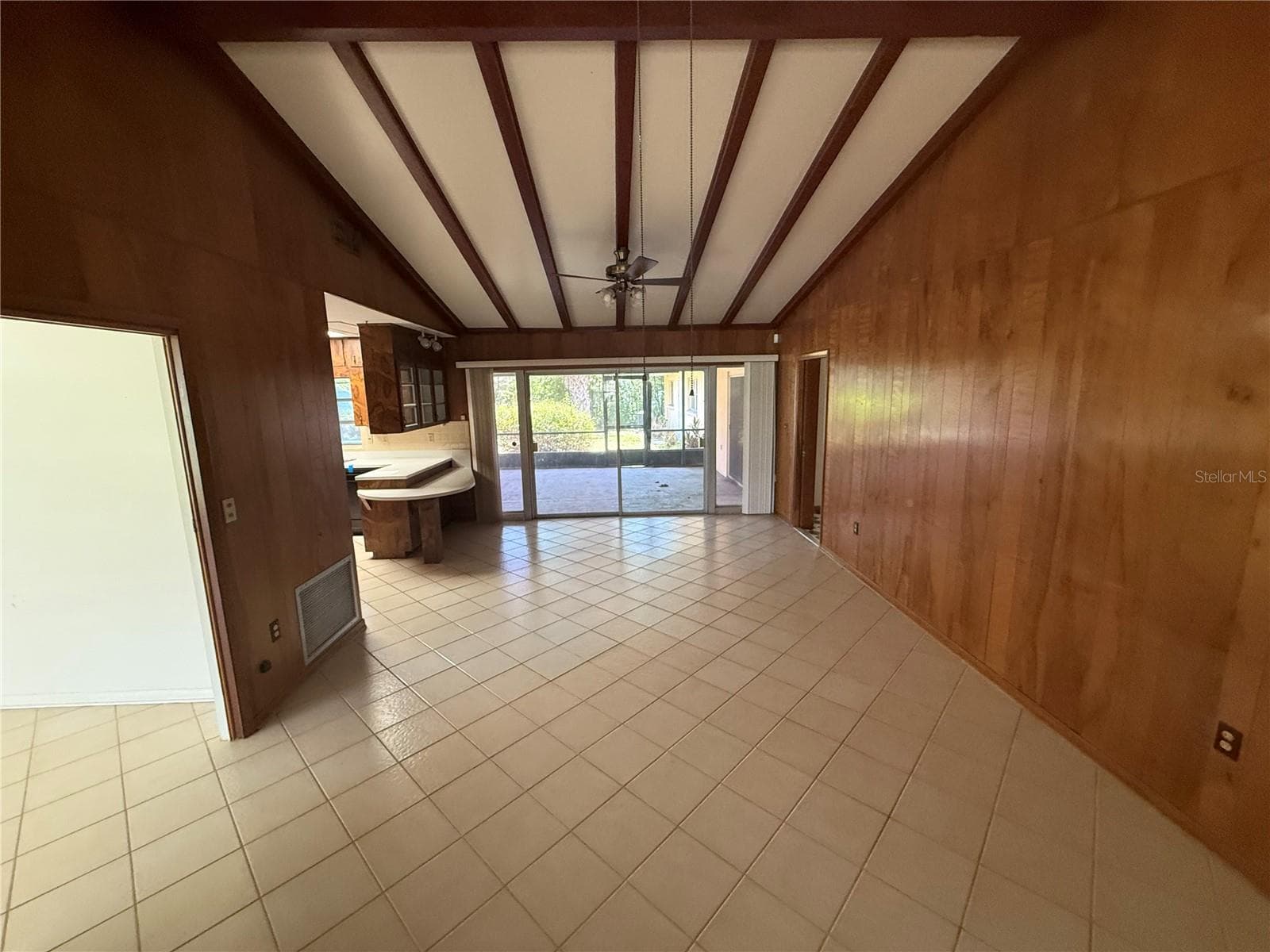 Single Family Residence at 1015 E MANN RD, BARTOW, photo 8 of 27