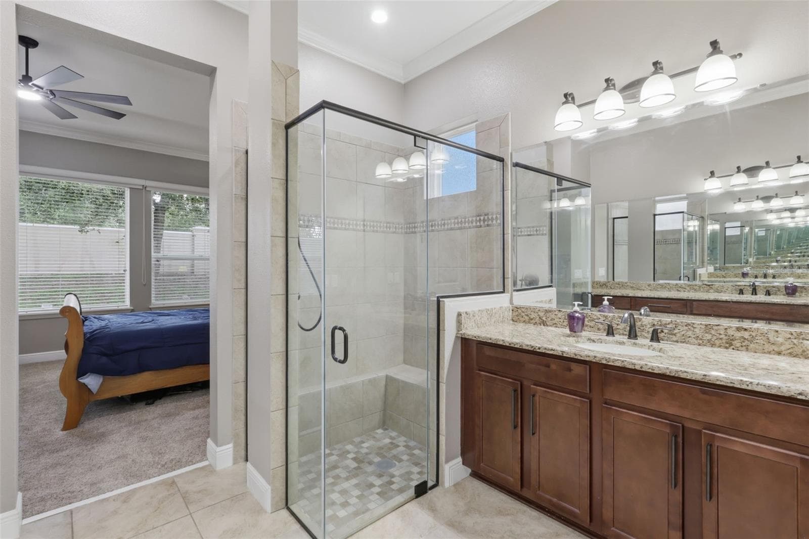 Primary Bathroon - 273 SILVER MAPLE RD, GROVELAND