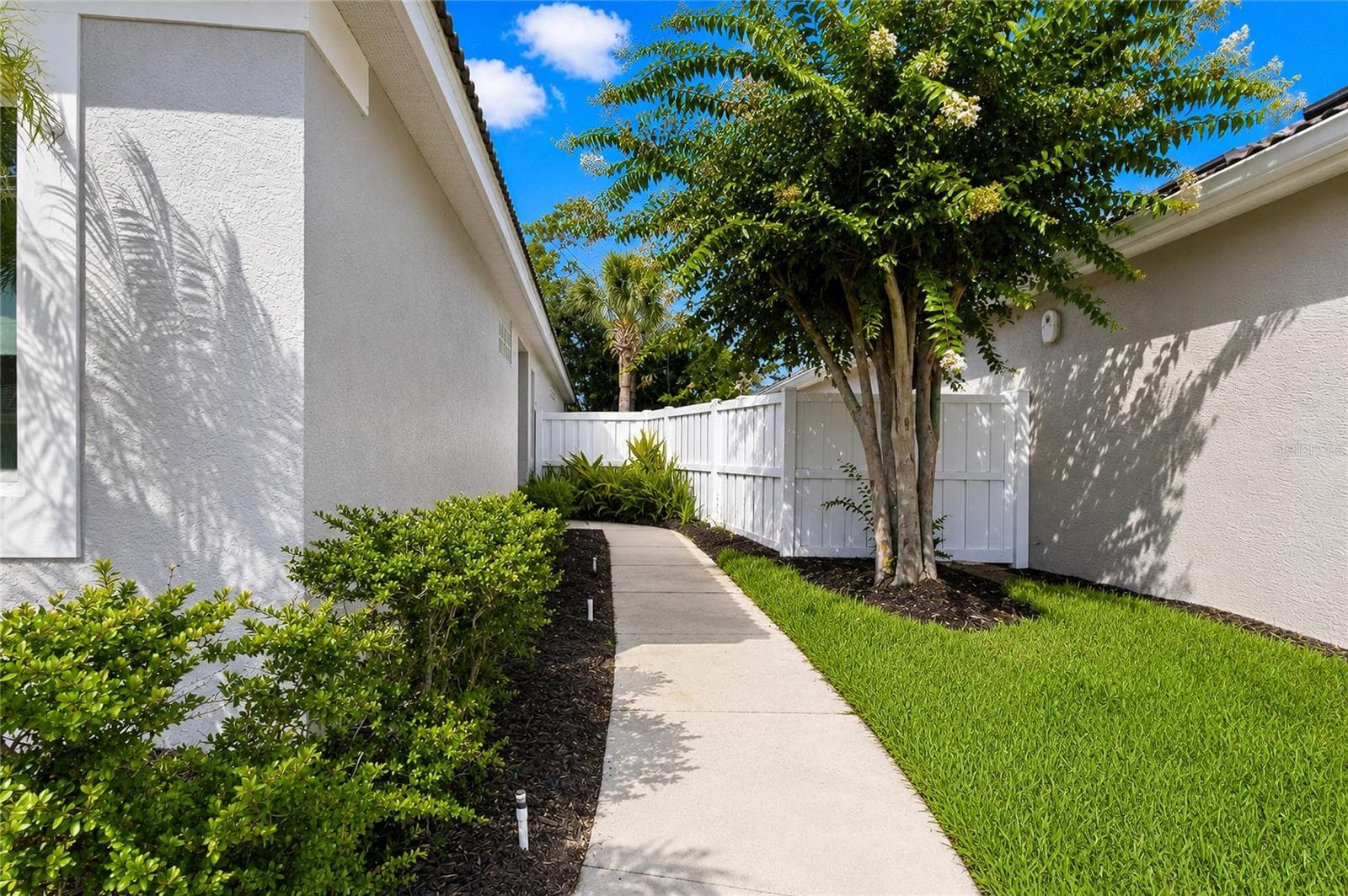 Single Family Residence at 8644 54TH AVENUE CIR E, BRADENTON, photo 5 of 73