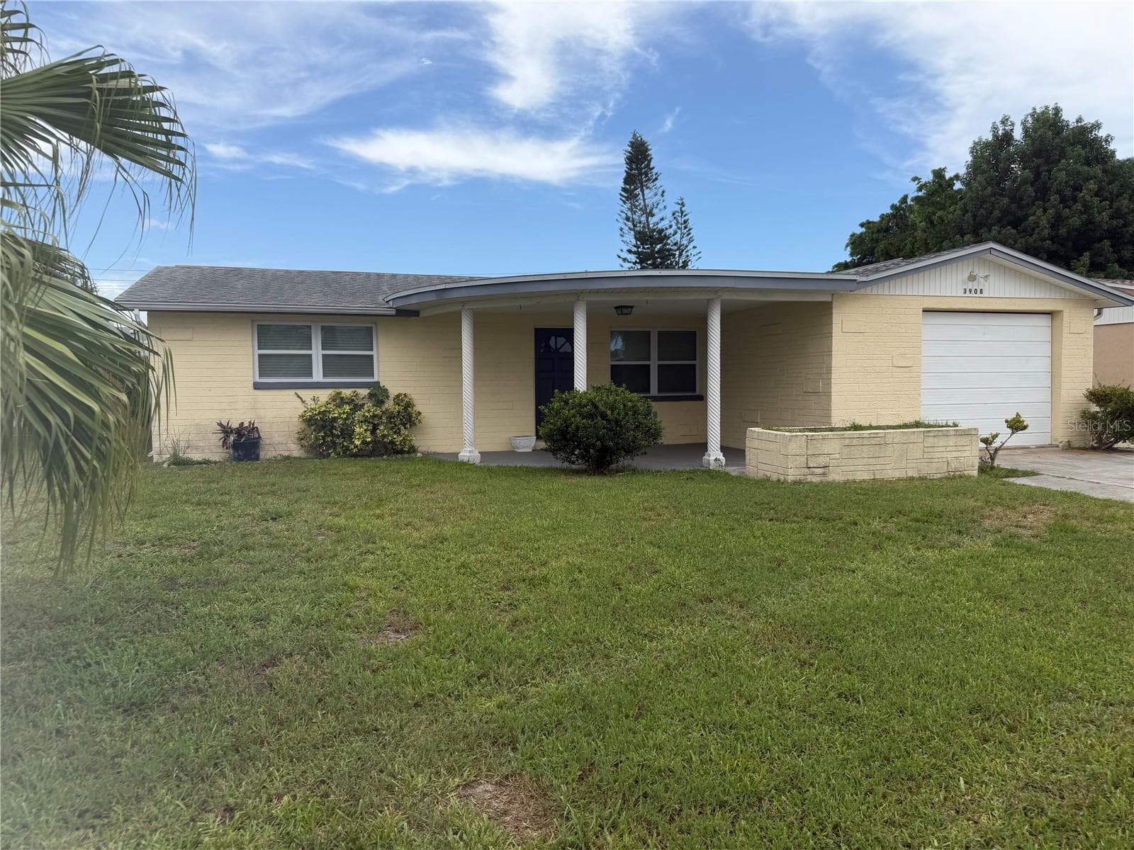 Front Elevation - 3908 BADEN DR, HOLIDAY
