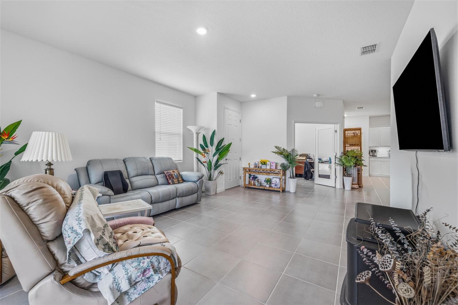 Villa at 2541 BENDING BONSAI DR, WESLEY CHAPEL, photo 4 of 35