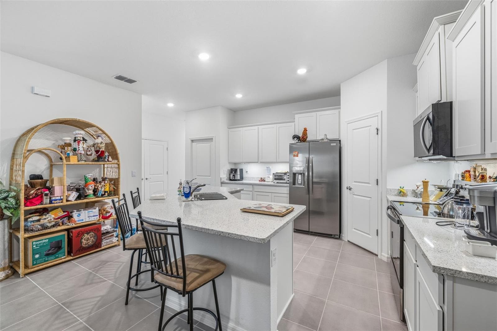 Villa at 2541 BENDING BONSAI DR, WESLEY CHAPEL, photo 6 of 35