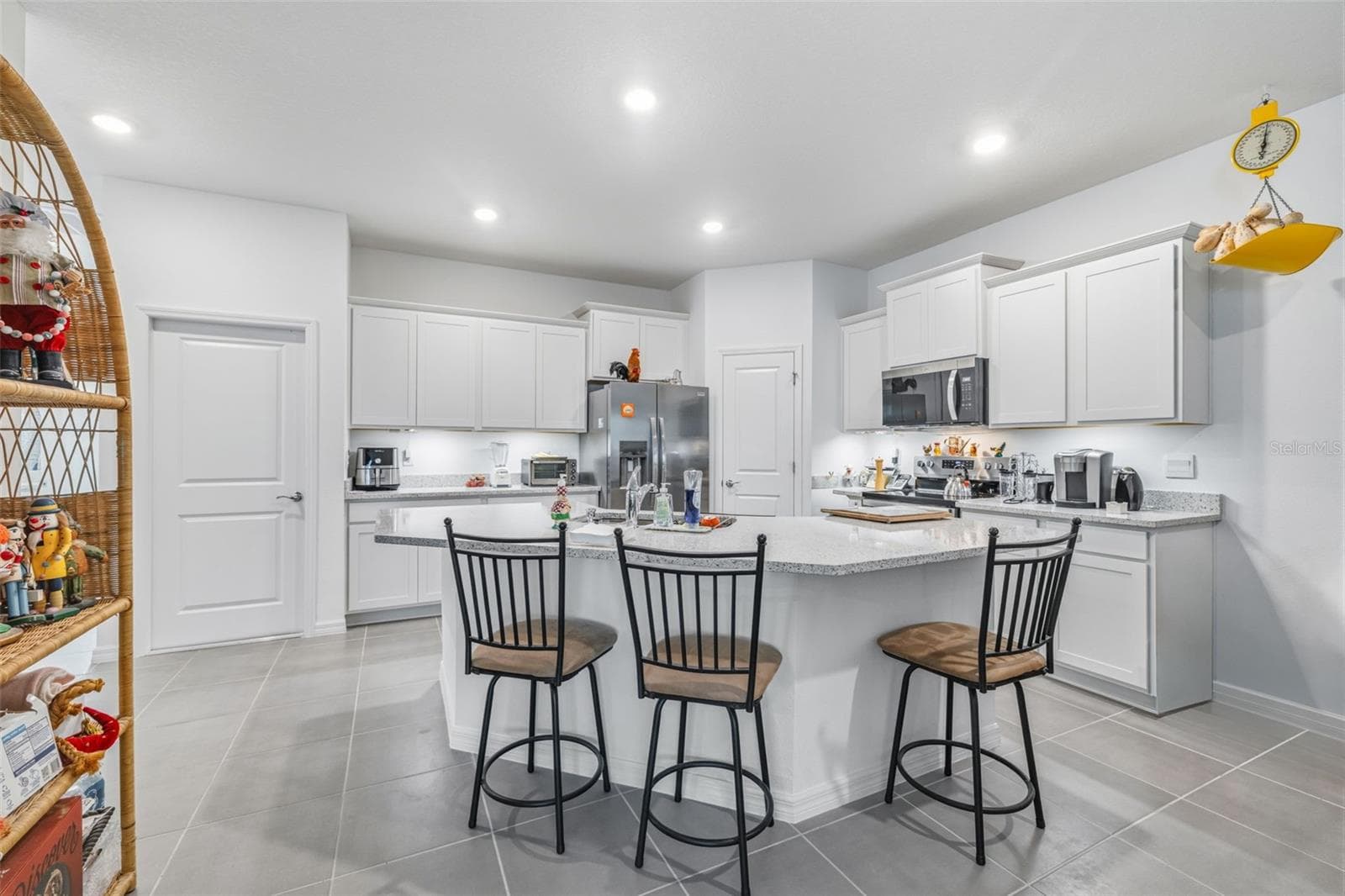 Villa at 2541 BENDING BONSAI DR, WESLEY CHAPEL, photo 9 of 35