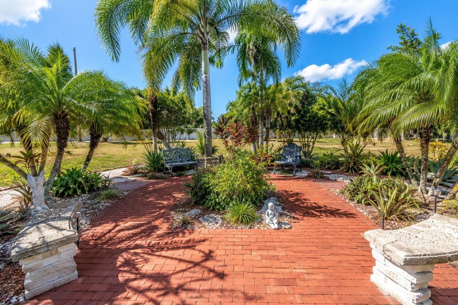 Courtyard at Clubhouse - 3717 115TH STREET CT W, BRADENTON