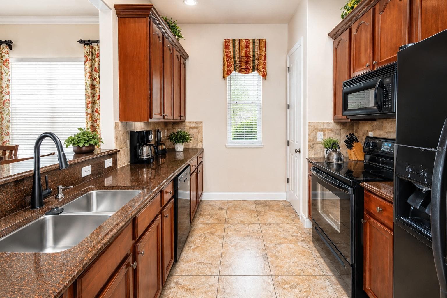 Single Family Residence at 1549 FAIRVIEW CIR, REUNION, photo 11 of 27