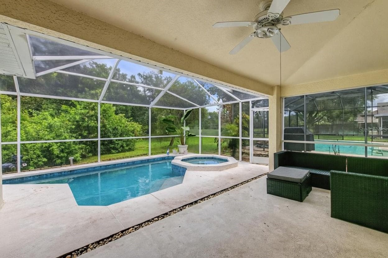 Single Family Residence at 4756 WHISPERING WIND AVE, TAMPA, photo 4 of 83