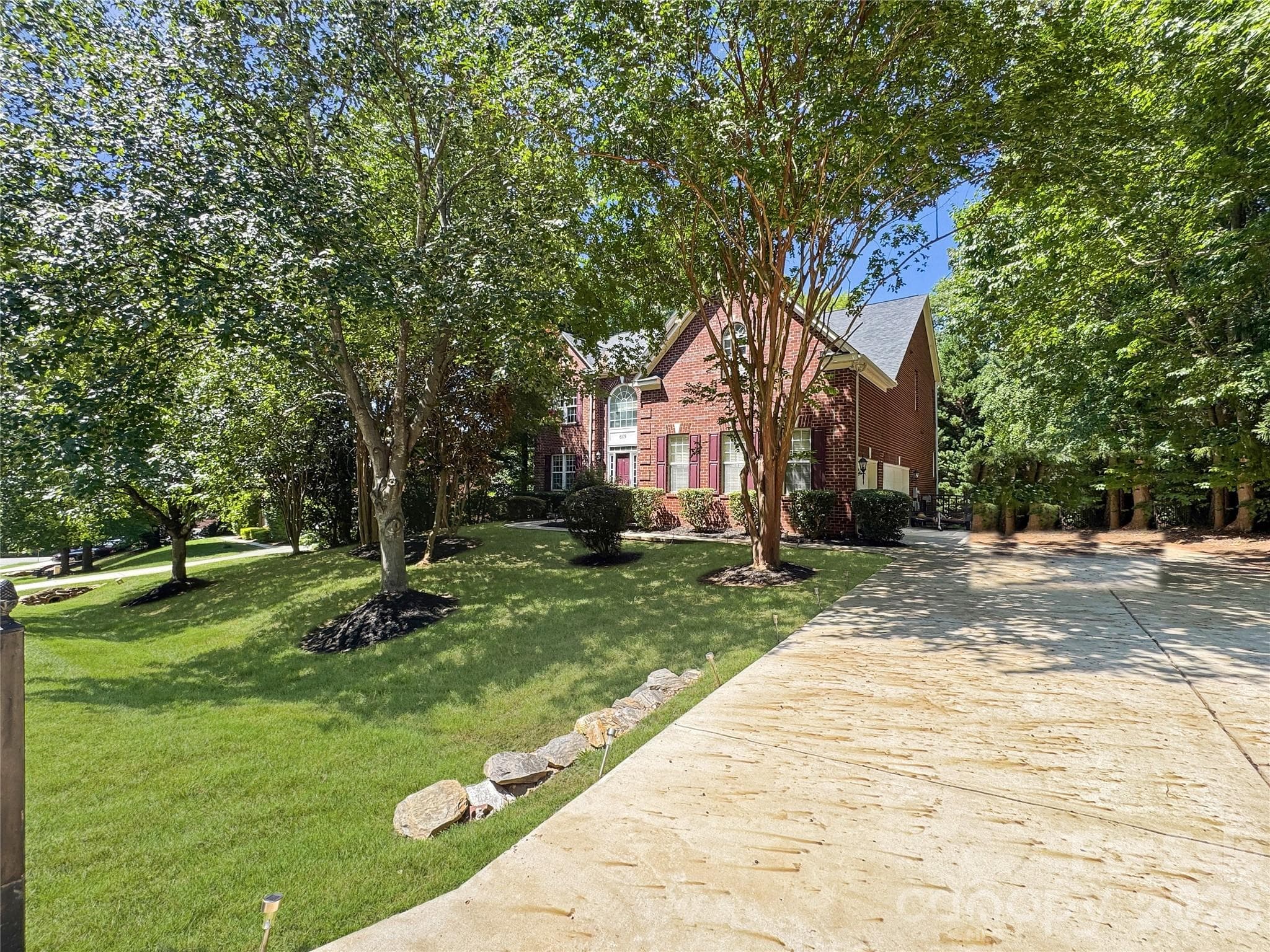 Single Family Residence at 6119 Savannah Grace Lane, Huntersville, photo 3 of 35