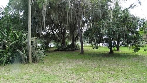 9444 LAKE HICKORY NUT DR