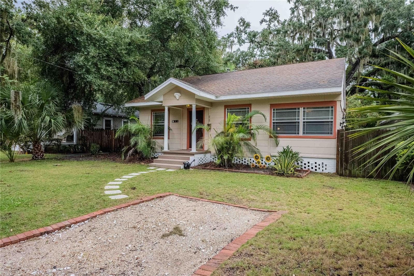 Single Family Residence at 828 OSCEOLA ST, LAKELAND, photo 4 of 31