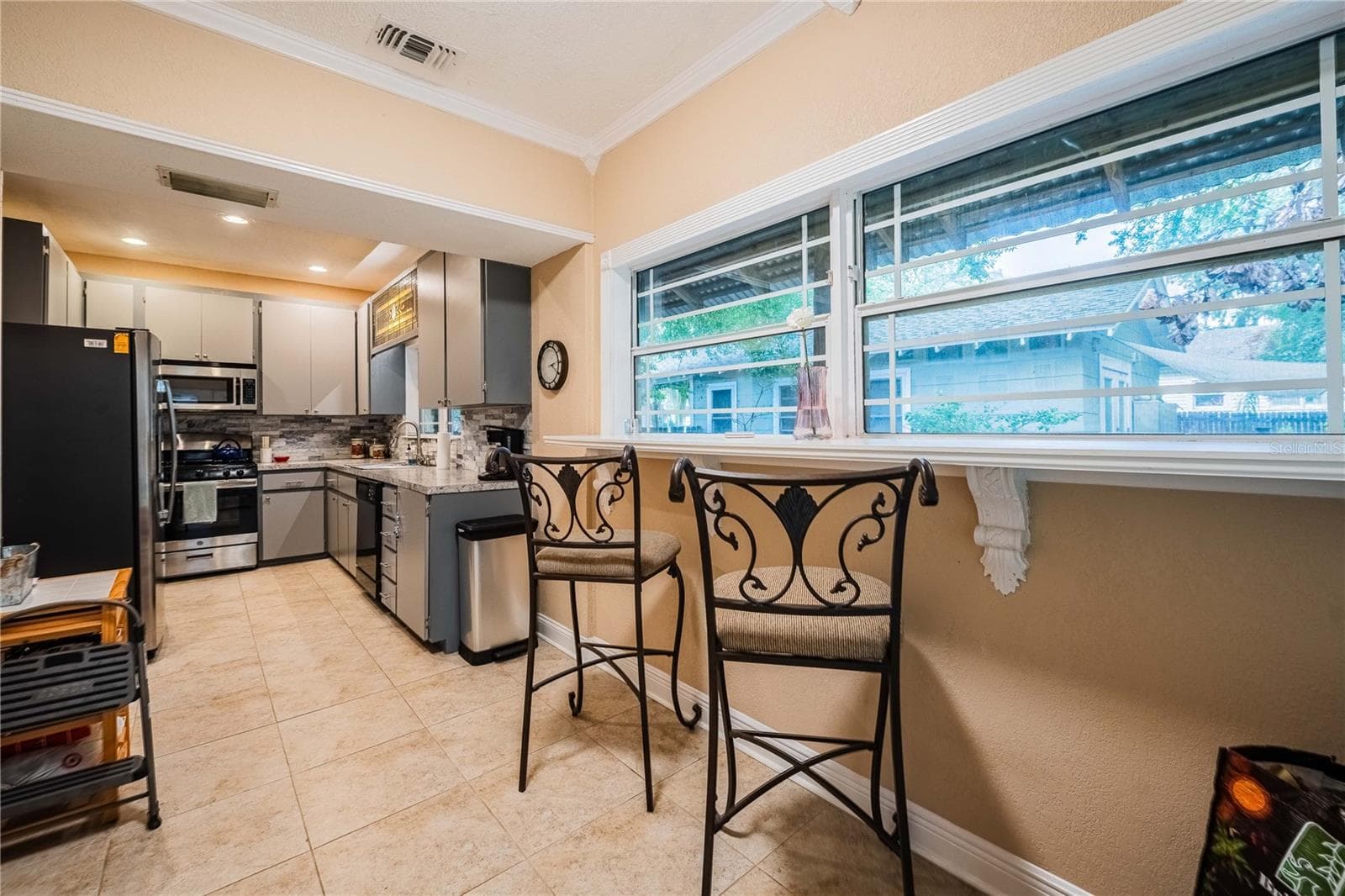 Single Family Residence at 828 OSCEOLA ST, LAKELAND, photo 16 of 31