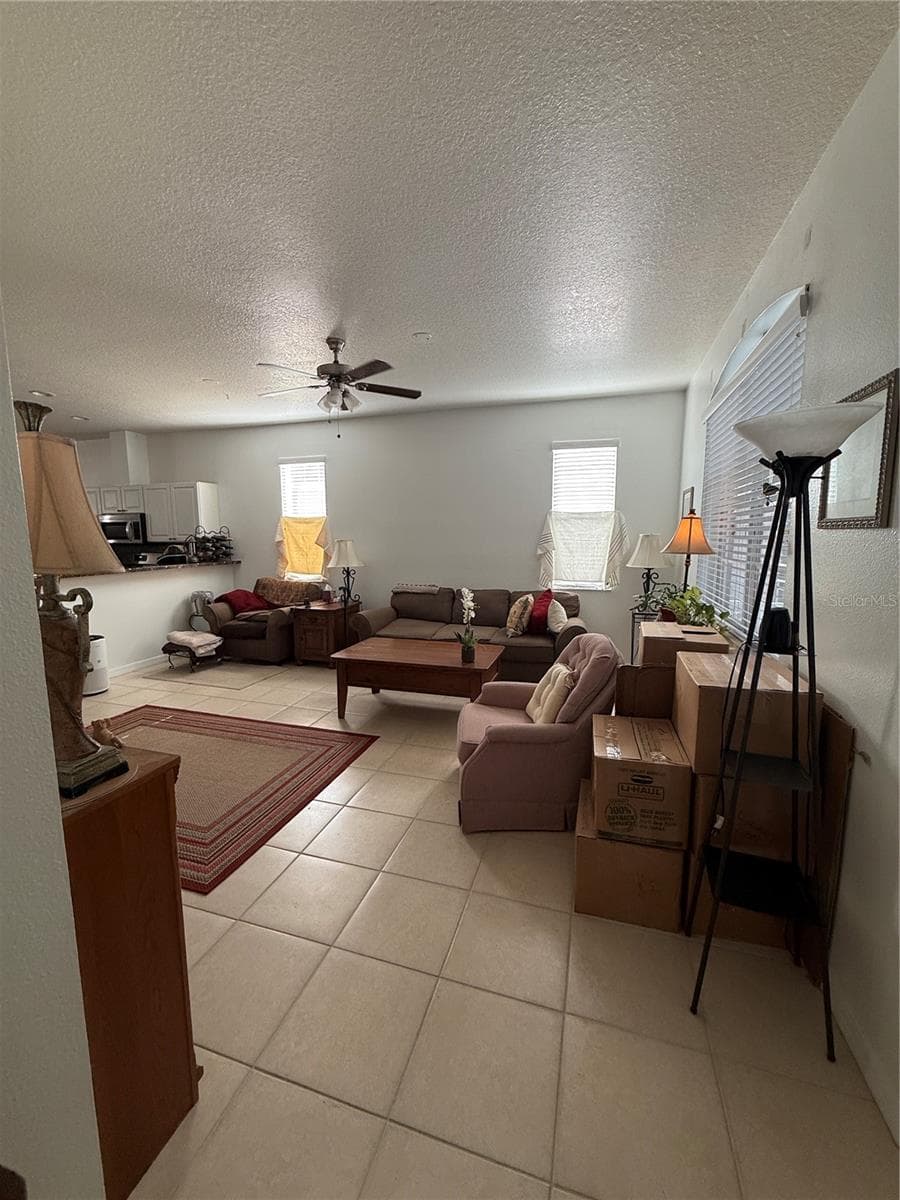 Single Family Residence at 3201 SUMMER CRUISE DR, VALRICO, photo 5 of 18