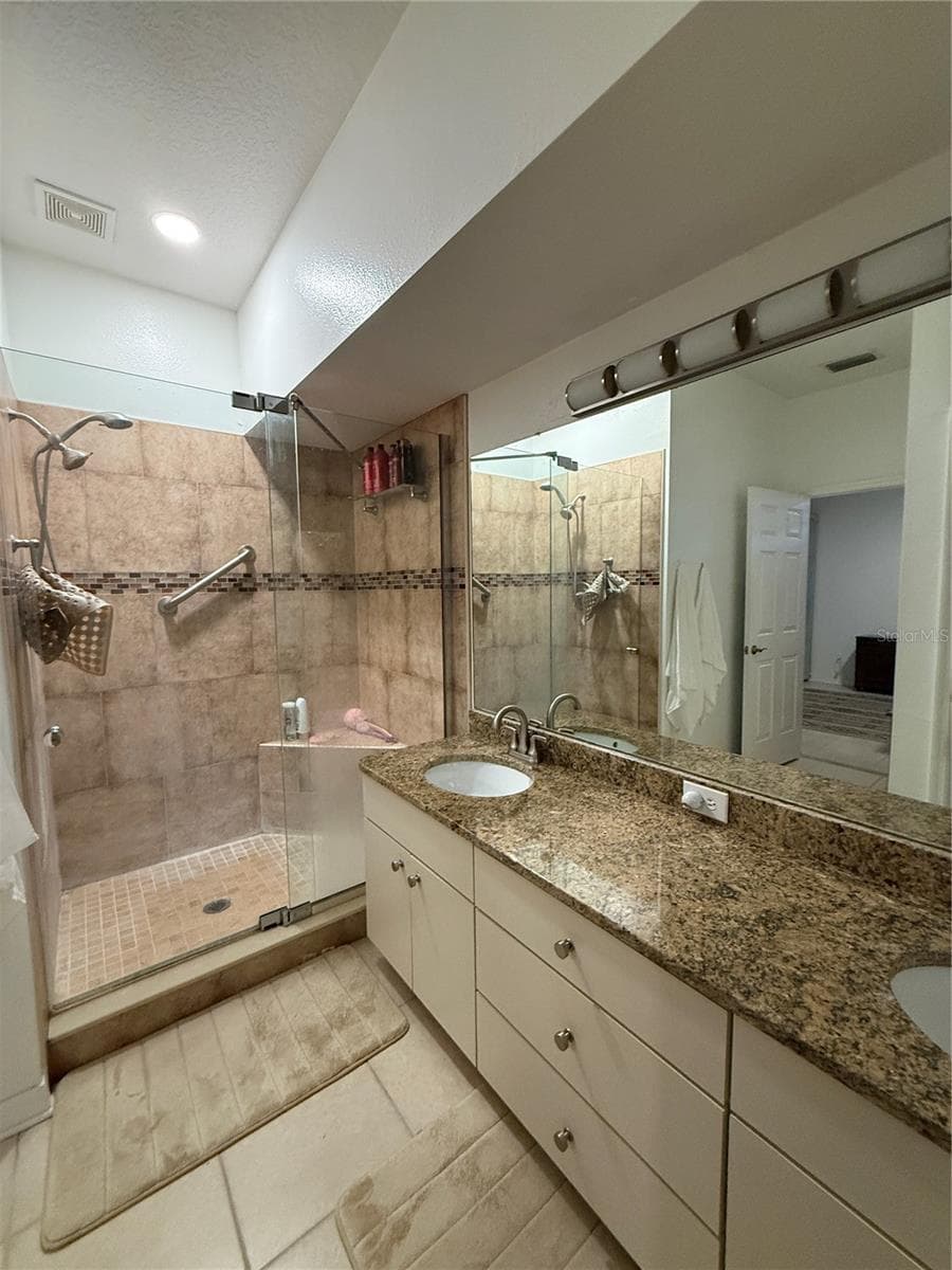 Single Family Residence at 3201 SUMMER CRUISE DR, VALRICO, photo 16 of 18
