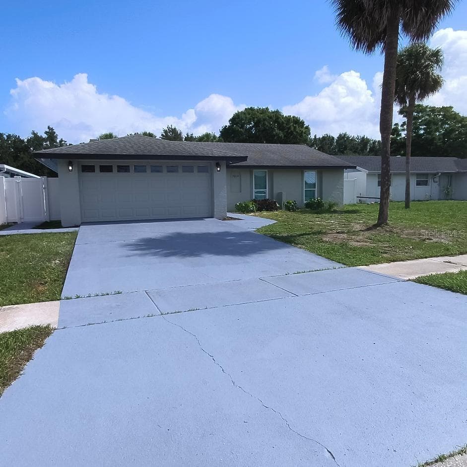 7019 FOUNTAIN AVE