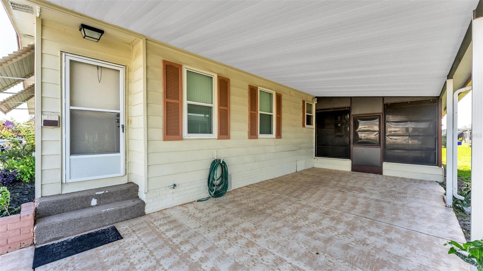 Manufactured Home at 5013 FOXWOOD BLVD, LAKELAND, photo 28 of 61