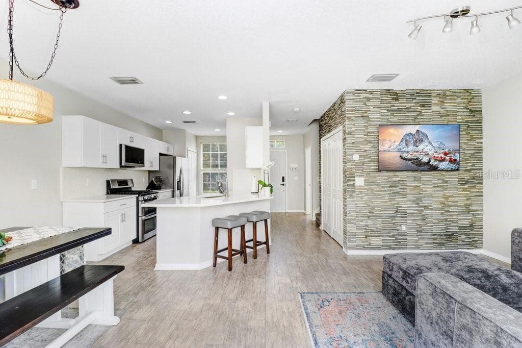 Great Room - 9915 NEW PARKE RD, TAMPA
