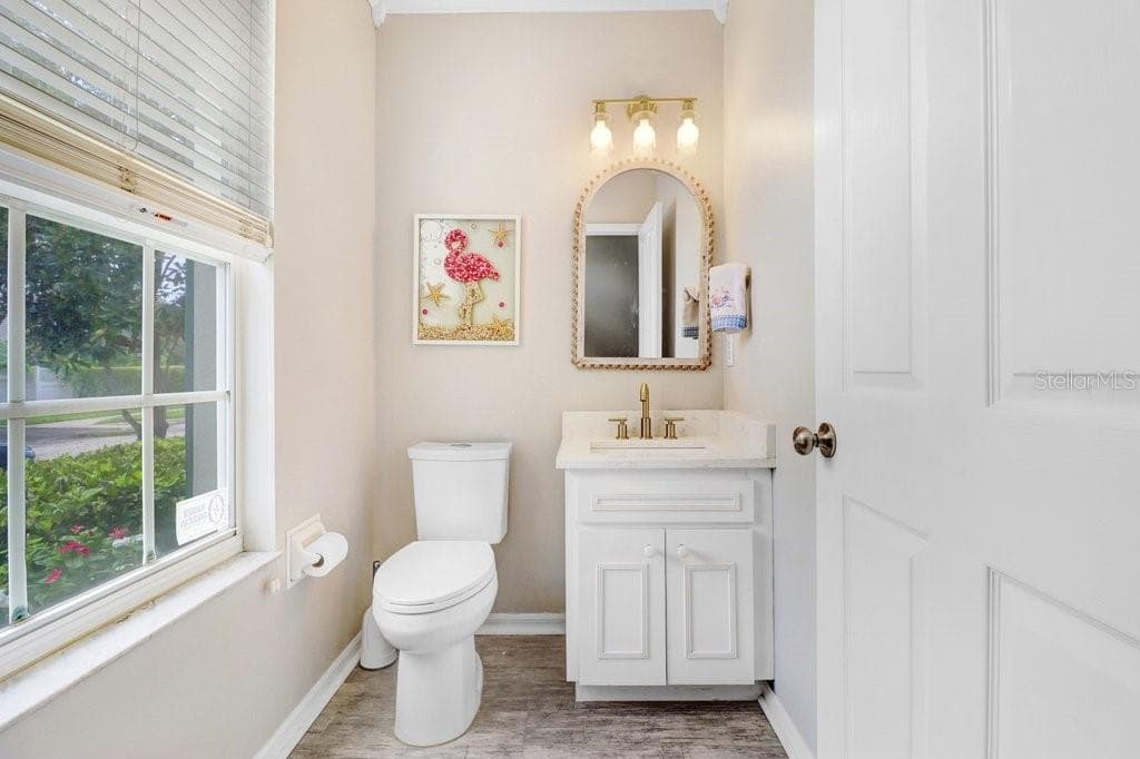 Powder Room - 9915 NEW PARKE RD, TAMPA
