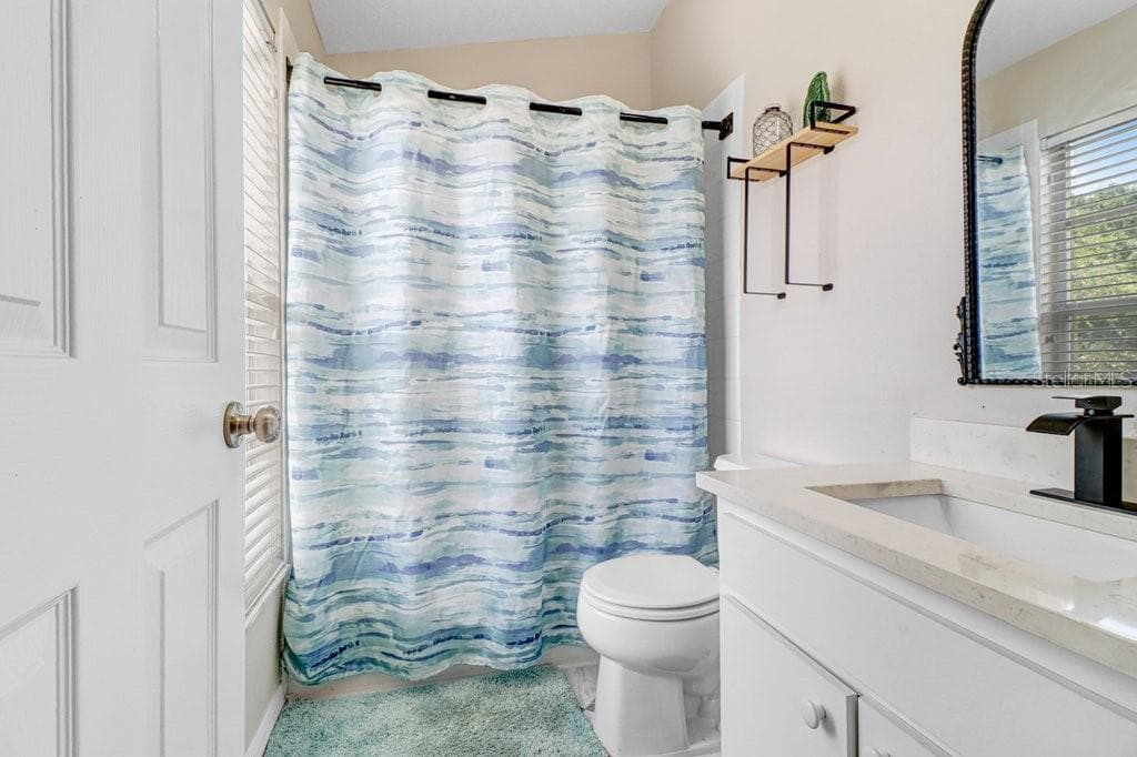Bedroom 2 En-Suite - 9915 NEW PARKE RD, TAMPA
