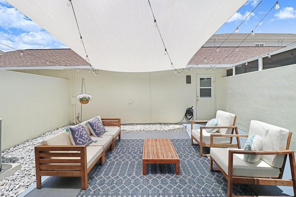 Courtyard - 9915 NEW PARKE RD, TAMPA