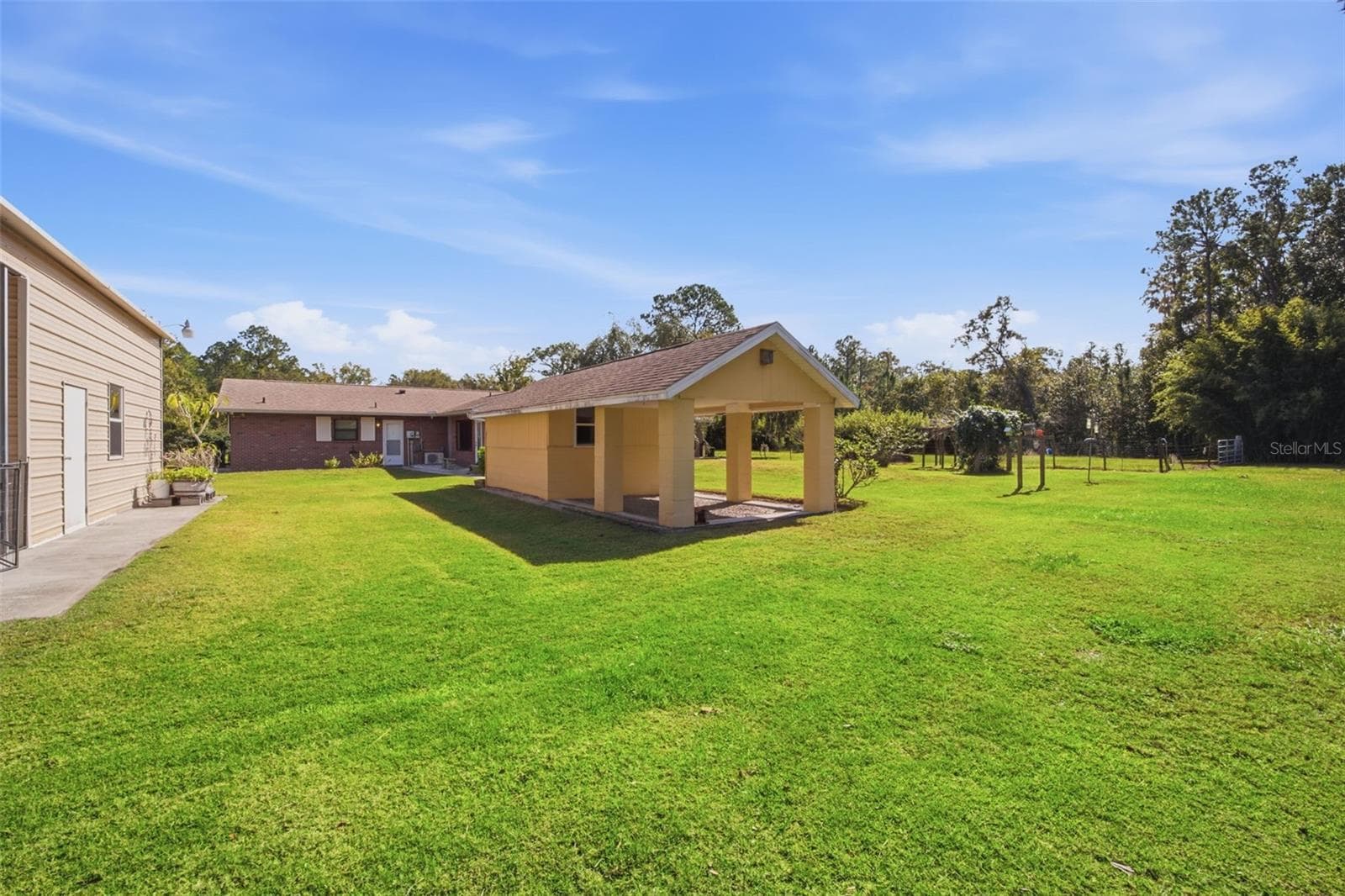 Garden Building - 9240 MOORE RD, LAKELAND
