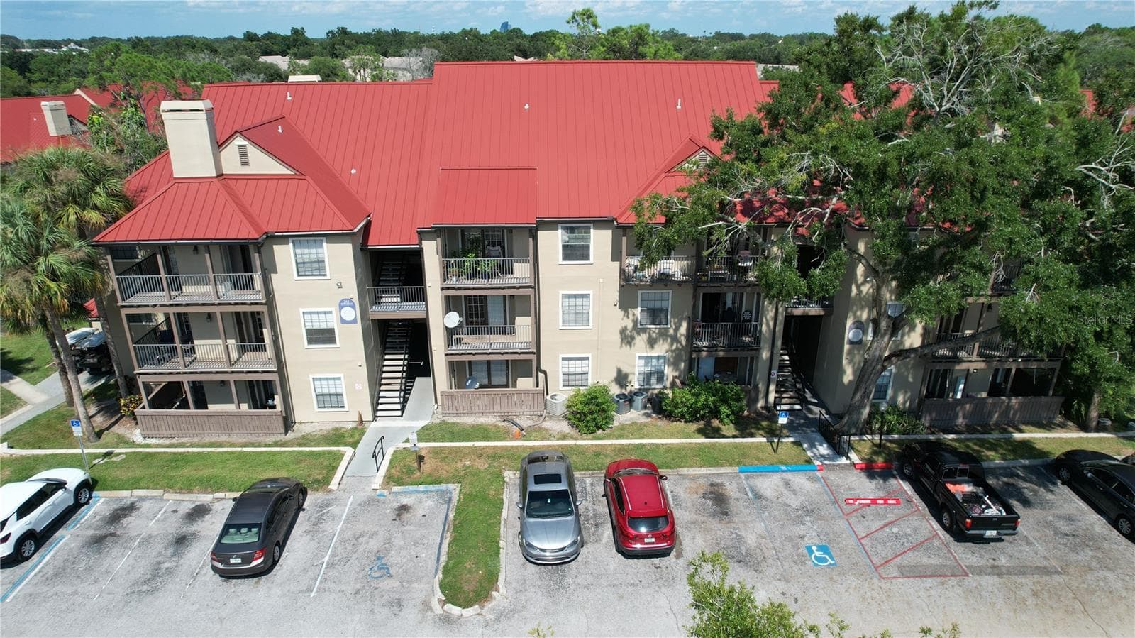 246 AFTON SQ #105